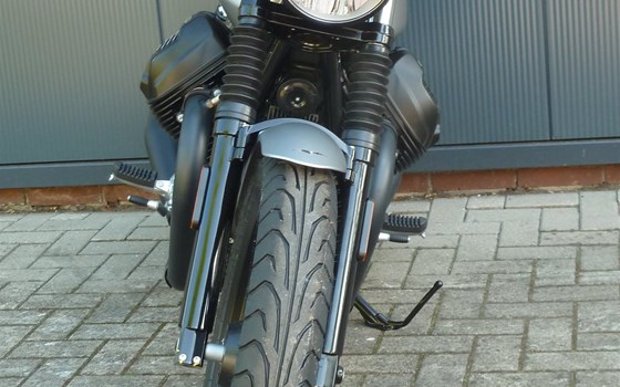 Gebrauchtmotorrad Moto Guzzi V7 Stone - Bild 9