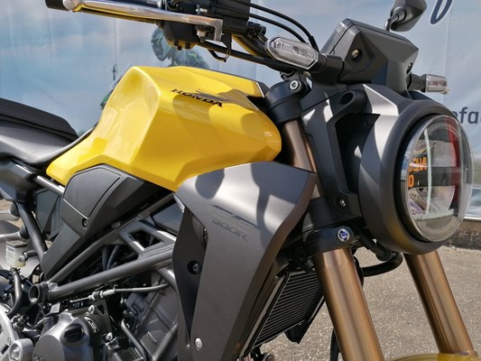 Honda CB300R (Pearl Dusk Yellow) - Bild 6