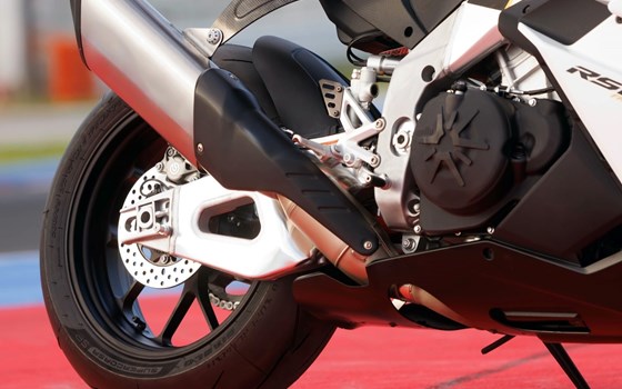Gebrauchtmotorrad Aprilia RSV4 1100 Factory - Bild 5