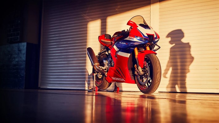 Honda CBR1000RR-R Fireblade (Grand Prix Red) - Bild 4
