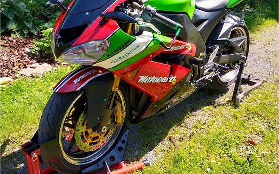Gebrauchtmotorrad Kawasaki Ninja ZX-10R - Bild 1 Gebrauchtmotorrad Kawasaki Ninja ZX-10R - Bild 1