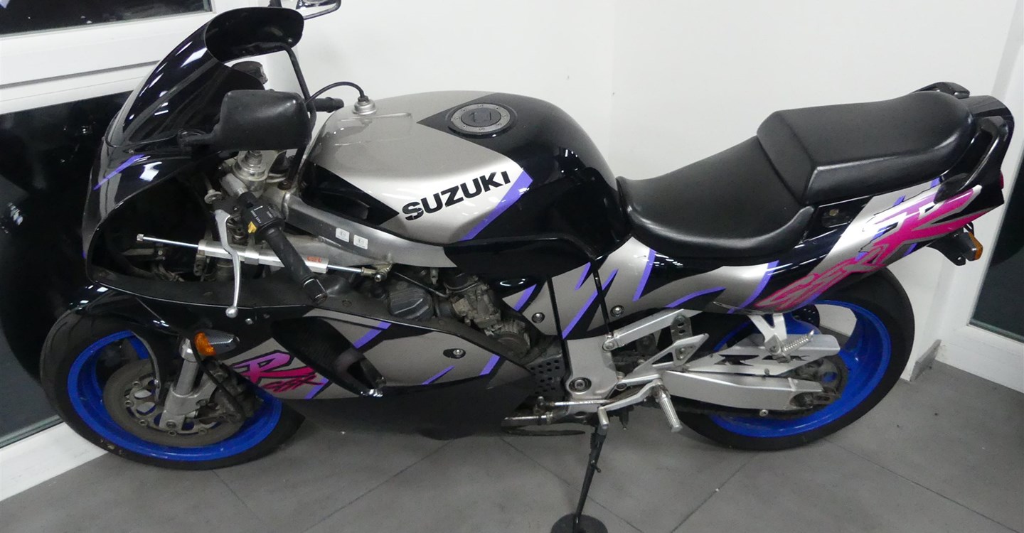 Offer Suzuki GSX-R 750
