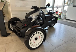 Neumotorrad Can-Am Ryker 900 Rally Edition Neumotorrad Can-Am Ryker 900 Rally Edition