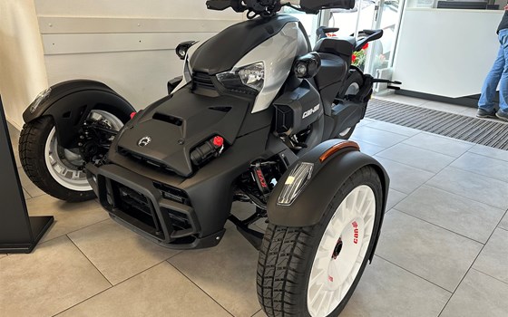Neufahrzeug Can-Am Ryker 900 Rally Edition - Bild 2 Neufahrzeug Can-Am Ryker 900 Rally Edition - Bild 2