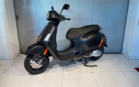 Neufahrzeug Vespa GTS 300 Super Sport - Bild 1