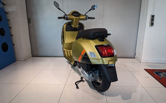 Neufahrzeug Vespa GTS 300 Super Sport - Bild 4