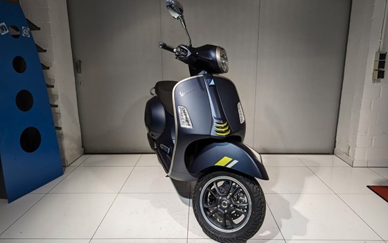Neufahrzeug Vespa GTS 300 Super Tech - Bild 1