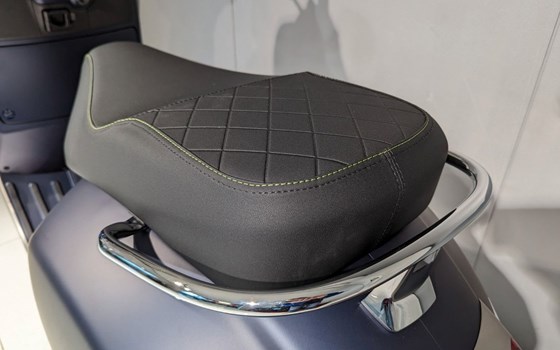 Neufahrzeug Vespa GTS 300 Super Tech - Bild 6