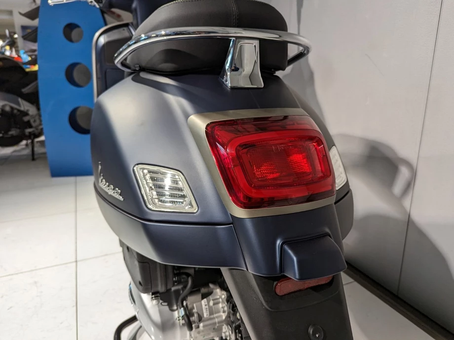 Angebot Vespa GTS 300 Super Tech Bild 8: Angebot Vespa GTS 300 Super Tech
