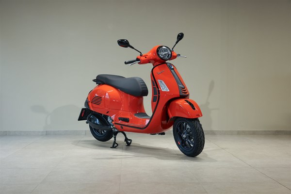 Vespa GTS 125 Super Sport (ARANCIO IMPULSIVO) - Bild 2