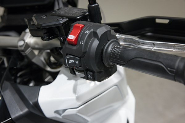 Honda X-ADV (Pearl Glare White) - Bild 9