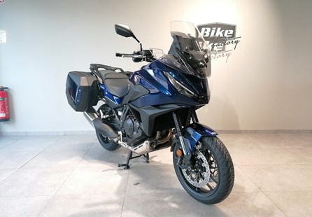 Honda NT1100 (Pearl hawkseye blue)