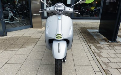 Vespa GTS 300 Super Sport