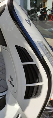 Vespa GTS 125 Supersport iGET (weiß) - Bild 7
