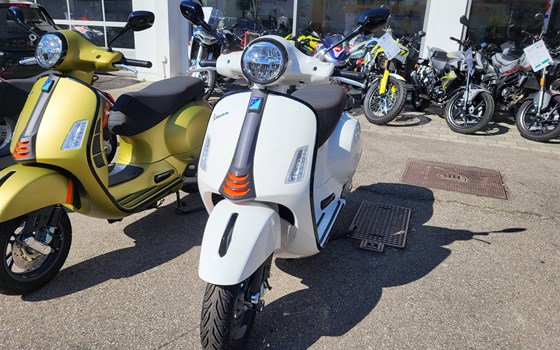 Neufahrzeug Vespa GTS 125 ie Super - Bild 10