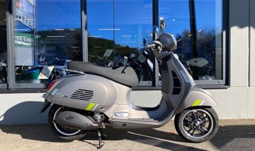 Neumotorrad Vespa GTS 300 Super Tech
