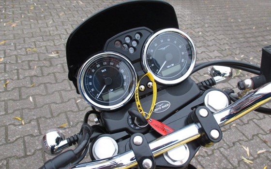 Gebrauchtmotorrad Moto Guzzi V7 Special - Bild 9
