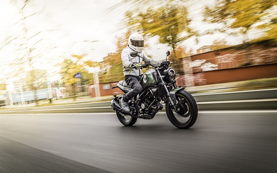 Gebrauchtmotorrad Benelli Leoncino 125 - Bild 2