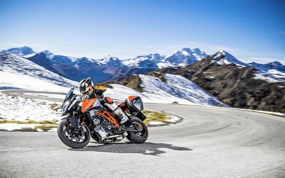 Gebrauchtmotorrad KTM 1290 Super Duke GT - Bild 1 Gebrauchtmotorrad KTM 1290 Super Duke GT - Bild 1