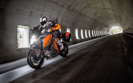 Gebrauchtmotorrad KTM 1290 Super Duke GT - Bild 10 Gebrauchtmotorrad KTM 1290 Super Duke GT - Bild 10