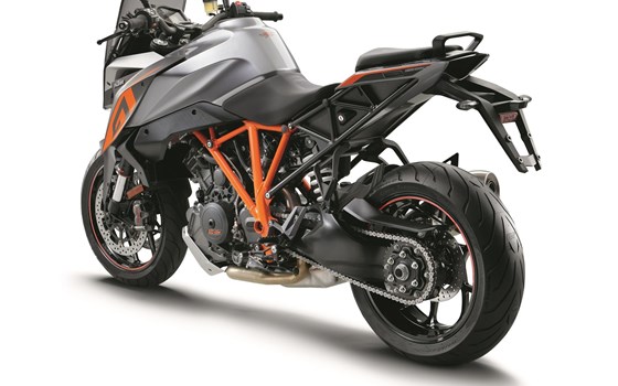 Gebrauchtmotorrad KTM 1290 Super Duke GT - Bild 4 Gebrauchtmotorrad KTM 1290 Super Duke GT - Bild 4