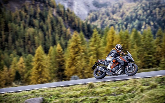 Gebrauchtmotorrad KTM 1290 Super Duke GT - Bild 7 Gebrauchtmotorrad KTM 1290 Super Duke GT - Bild 7