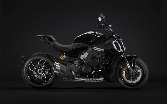 Neufahrzeug Ducati Diavel V4 - Bild 3 Neufahrzeug Ducati Diavel V4 - Bild 3