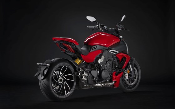Neufahrzeug Ducati Diavel V4 - Bild 14 Neufahrzeug Ducati Diavel V4 - Bild 14