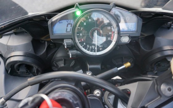Gebrauchtmotorrad Yamaha R1 - Bild 12