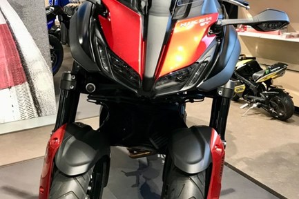 Yamaha Niken GT
