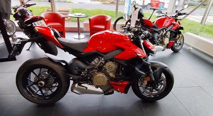 Neumotorrad Ducati Streetfighter V4