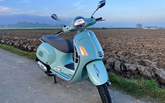 Neufahrzeug Vespa GTS 125 - Bild 1 Neufahrzeug Vespa GTS 125 - Bild 1