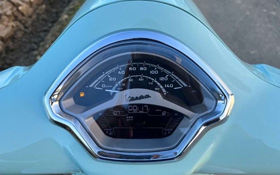 Neufahrzeug Vespa GTS 125 - Bild 7 Neufahrzeug Vespa GTS 125 - Bild 7