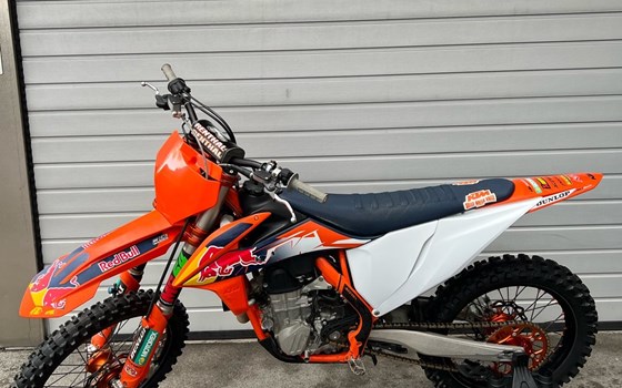 Gebrauchtmotorrad KTM 450 SX-F Factory Edition - Bild 2 Gebrauchtmotorrad KTM 450 SX-F Factory Edition - Bild 2