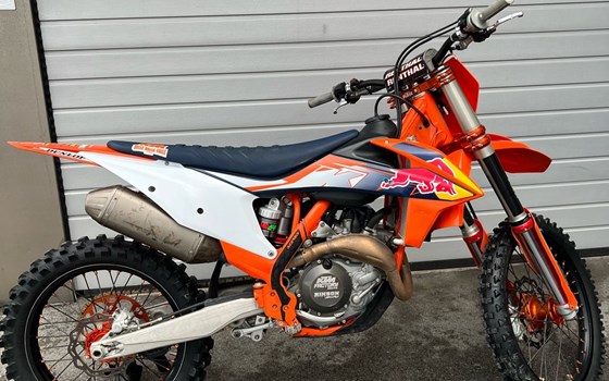 Gebrauchtmotorrad KTM 450 SX-F Factory Edition - Bild 3 Gebrauchtmotorrad KTM 450 SX-F Factory Edition - Bild 3