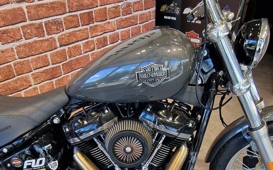 Gebrauchtmotorrad Harley-Davidson Softail Standard FXST - Bild 4