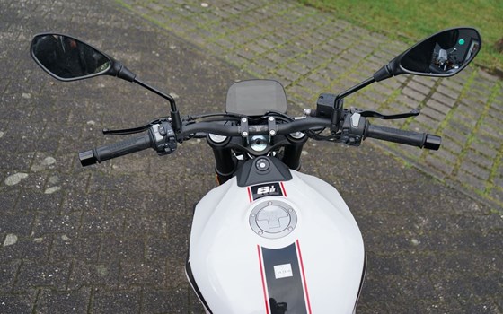 Gebrauchtmotorrad Moto Morini 6 1/2 Seiemmezzo STR - Bild 8