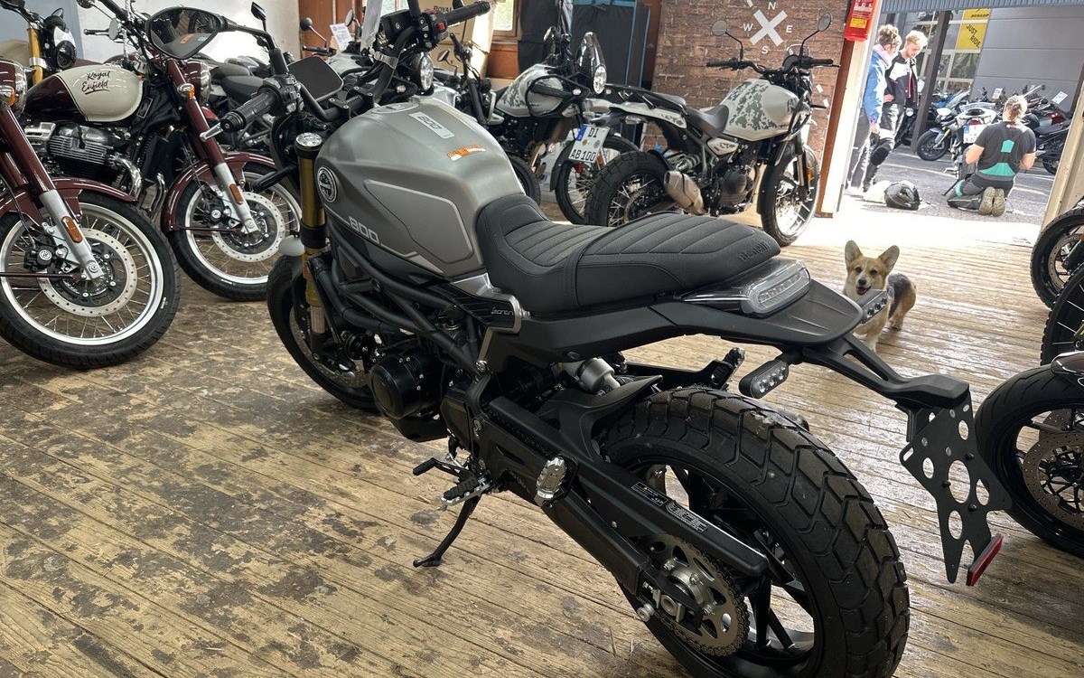 Angebot Benelli Leoncino 800