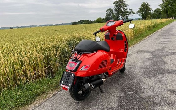 Neufahrzeug Vespa GTS 300 hpe - Bild 5 Neufahrzeug Vespa GTS 300 hpe - Bild 5