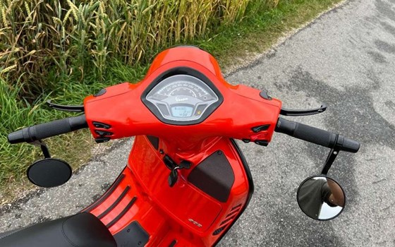 Neufahrzeug Vespa GTS 300 hpe - Bild 8 Neufahrzeug Vespa GTS 300 hpe - Bild 8
