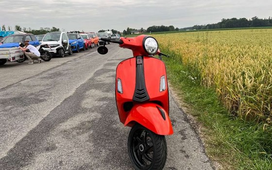 Neufahrzeug Vespa GTS 300 hpe - Bild 2 Neufahrzeug Vespa GTS 300 hpe - Bild 2