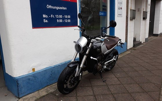 Gebrauchtmotorrad QJ Motor SRV 550 - Bild 1