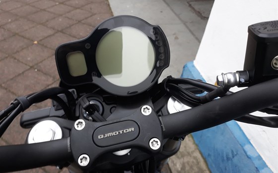 Gebrauchtmotorrad QJ Motor SRV 550 - Bild 4