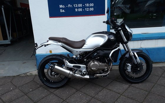 Gebrauchtmotorrad QJ Motor SRV 550 - Bild 7