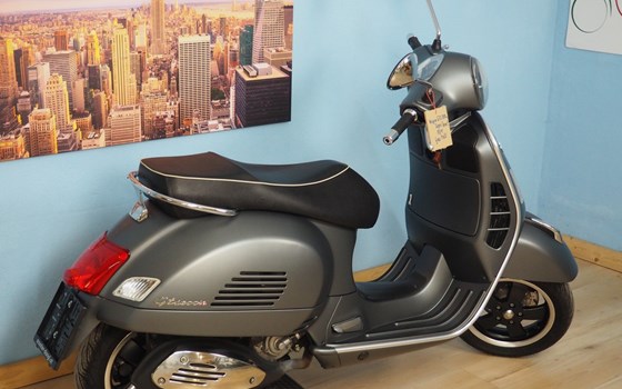 Gebrauchtmotorrad Vespa GTS 300 i.e. Super Sport - Bild 15 Gebrauchtmotorrad Vespa GTS 300 i.e. Super Sport - Bild 15
