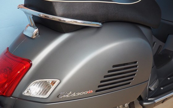 Gebrauchtmotorrad Vespa GTS 300 i.e. Super Sport - Bild 19 Gebrauchtmotorrad Vespa GTS 300 i.e. Super Sport - Bild 19