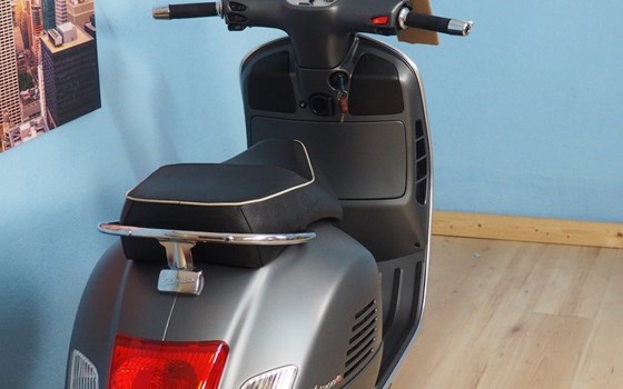 Gebrauchtmotorrad Vespa GTS 300 i.e. Super Sport - Bild 22 Gebrauchtmotorrad Vespa GTS 300 i.e. Super Sport - Bild 22