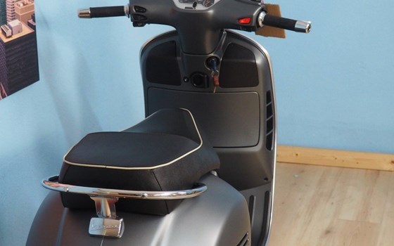 Gebrauchtmotorrad Vespa GTS 300 i.e. Super Sport - Bild 23 Gebrauchtmotorrad Vespa GTS 300 i.e. Super Sport - Bild 23