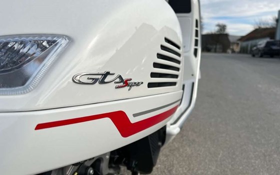 Neufahrzeug Vespa GTS 300 Super Sport - Bild 4 Neufahrzeug Vespa GTS 300 Super Sport - Bild 4