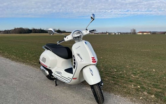 Neufahrzeug Vespa GTS 300 Super Sport - Bild 1 Neufahrzeug Vespa GTS 300 Super Sport - Bild 1